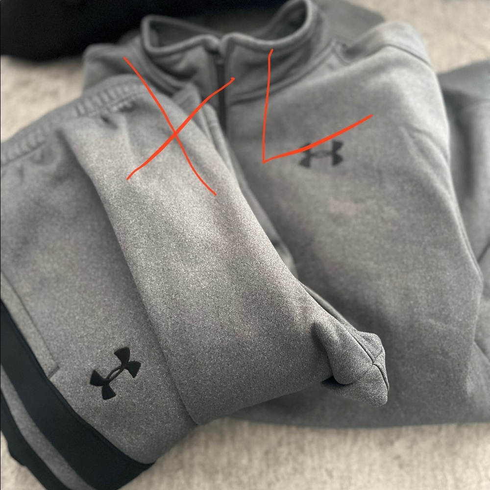 Under Armor Sweatshirt and pants